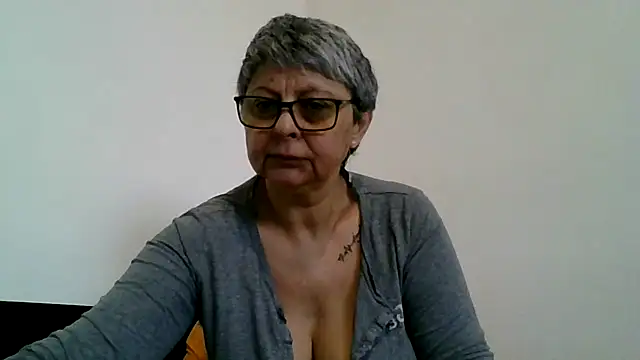 roseblak42 online show from 28, 3, 2026