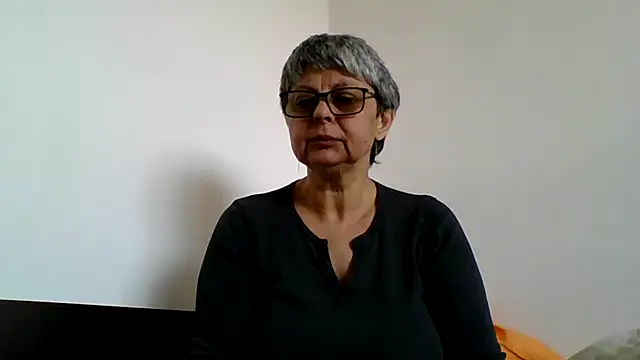 roseblak42 online show from 5, 4, 2026