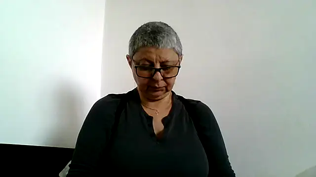 Snapshot of roseblak42 chatting on 30, 4, 2026 roseblak42 online show from 30, 4, 2026