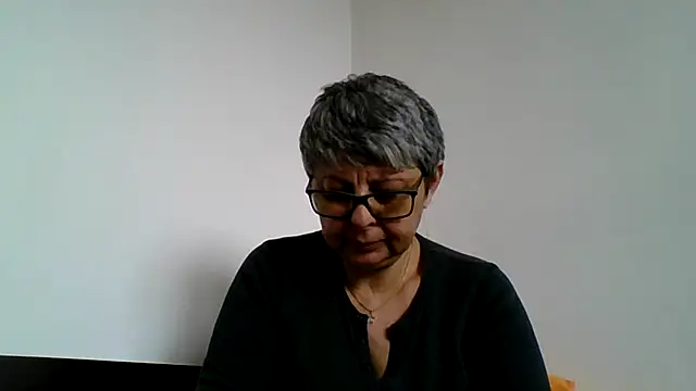 roseblak42 online show from 4, 4, 2026