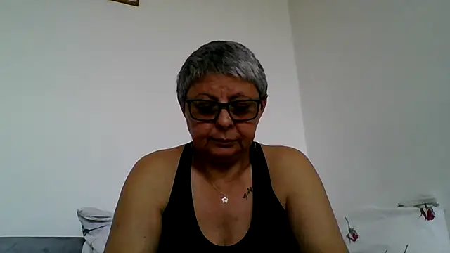 Snapshot of roseblak42 chatting on 25, 5, 2026 roseblak42 online show from 25, 5, 2026