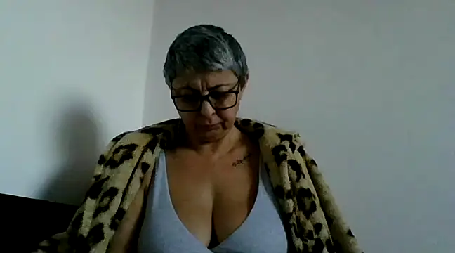 roseblak42 online show from 9, 3, 2025