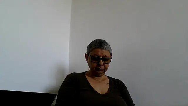 Snapshot of roseblak42 chatting on 28, 4, 2026 roseblak42 online show from 28, 4, 2026