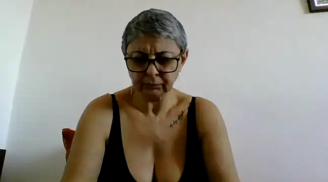 roseblak42 online show from 8, 3, 2025