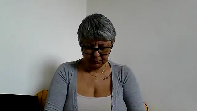 roseblak42 online show from 24, 3, 2026