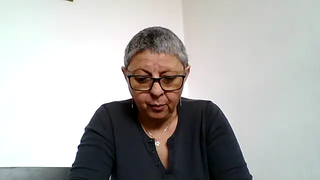 roseblak42 online show from 22, 4, 2026