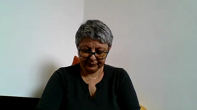 roseblak42 online show from 19, 3, 2026