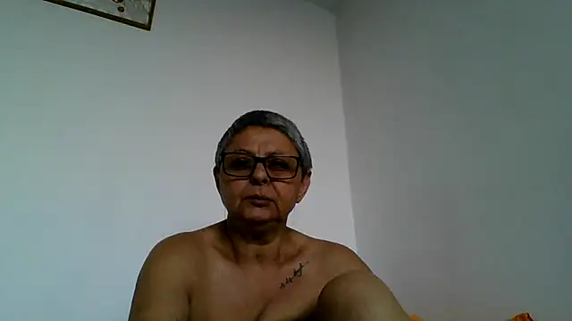 roseblak42 online show from 25, 7, 2026
