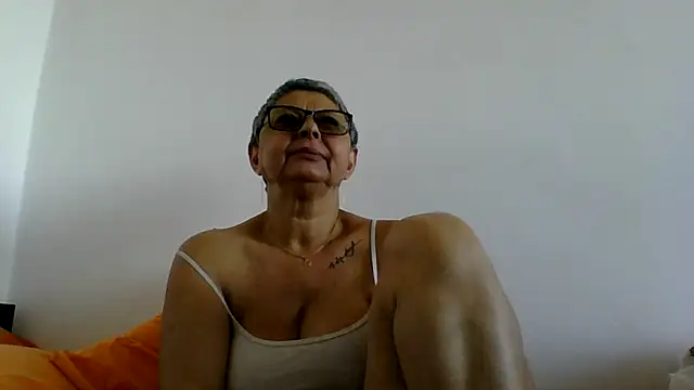 roseblak42 online show from 23, 7, 2026