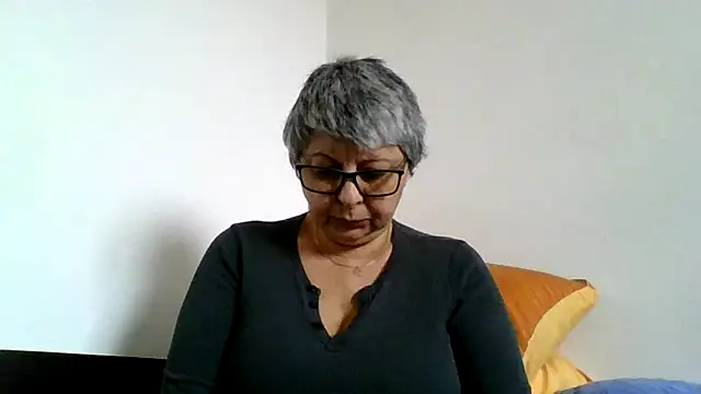 roseblak42 online show from 16, 2, 2026