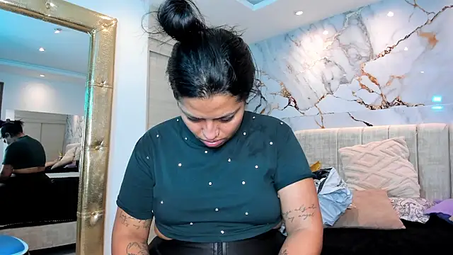 kiana cream online show from 6, 2, 2026