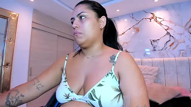 kiana cream online show from 17, 4, 2026