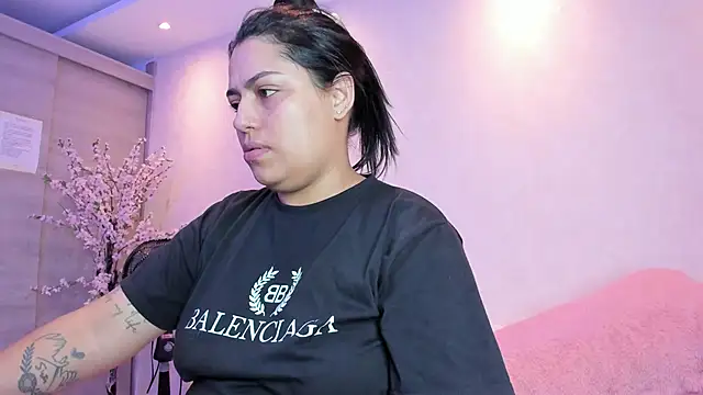 kiana cream online show from 11, 10, 2025