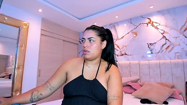 kiana cream online show from 18, 4, 2026