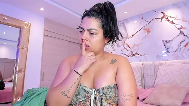 kiana cream online show from 18, 12, 2025