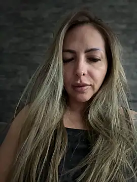  Abril-Office1 online show from 15, 2, 2026