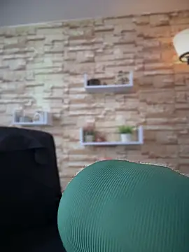  Abril-Office1 online show from 4, 6, 2026