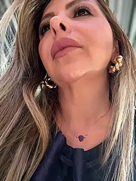  Abril-Office1 online show from 10, 3, 2026