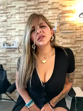  Abril-Office1 online show from 21, 10, 2025