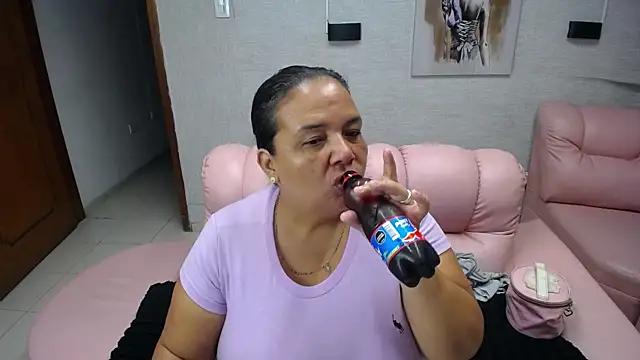 Snapshot of Penelope_Nipples_ chatting on 20, 11, 2025 Penelope Nipples online show from 20, 11, 2025