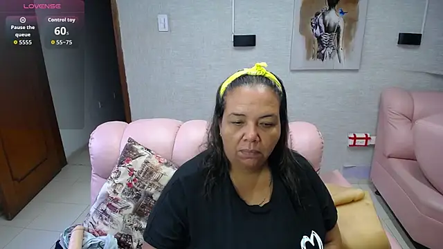 Snapshot of Penelope_Nipples_ chatting on 14, 10, 2025 Penelope Nipples online show from 14, 10, 2025