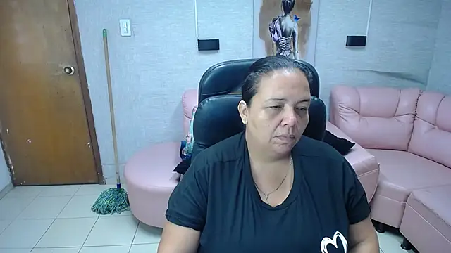 Snapshot of Penelope_Nipples_ chatting on 25, 11, 2025 Penelope Nipples online show from 25, 11, 2025