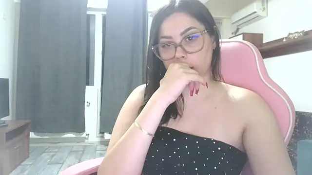 LovelyJulliette online show from 1, 6, 2026