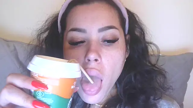 LovelyJulliette online show from 5, 2, 2026