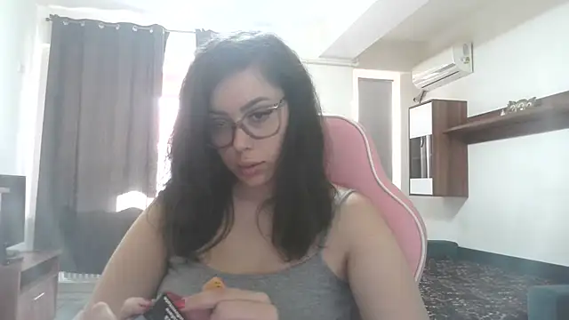 LovelyJulliette online show from 3, 6, 2026