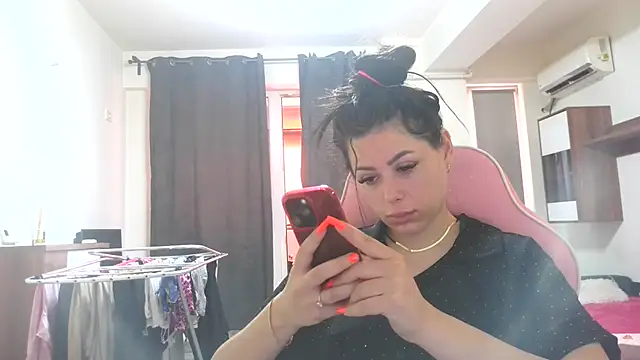 Snapshot of LovelyJulliette chatting on 19, 6, 2026 LovelyJulliette online show from 19, 6, 2026