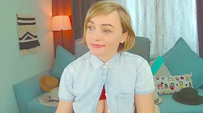 Snapshot of NandiSmile chatting on 19, 3, 2025 NandiSmile online show from 19, 3, 2025