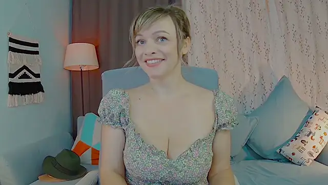 Snapshot of NandiSmile chatting on 11, 9, 2025 NandiSmile online show from 11, 9, 2025
