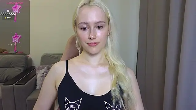 Snapshot of CaseyLabow chatting on 11, 10, 2025 CaseyLabow online show from 11, 10, 2025