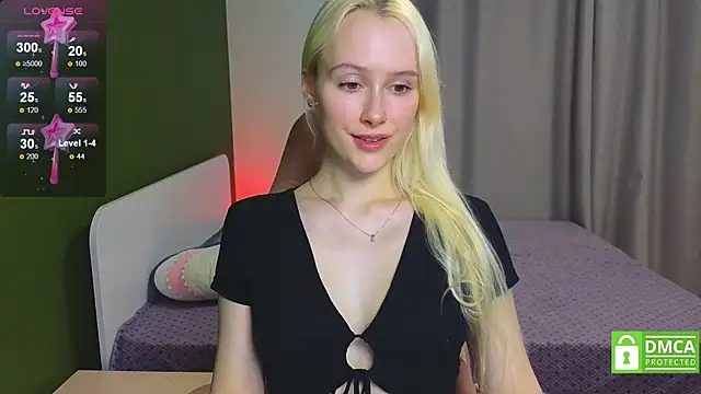 Snapshot of CaseyLabow chatting on 25, 11, 2025 CaseyLabow online show from 25, 11, 2025