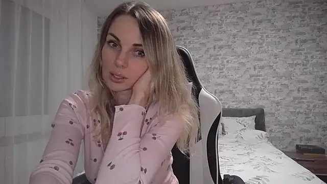 AlissonBia online show from 2, 11, 2025