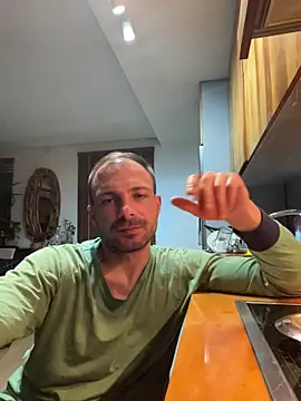 Snapshot of Adventurehotman chatting on 14, 5, 2026 Adventurehotman online show from 14, 5, 2026