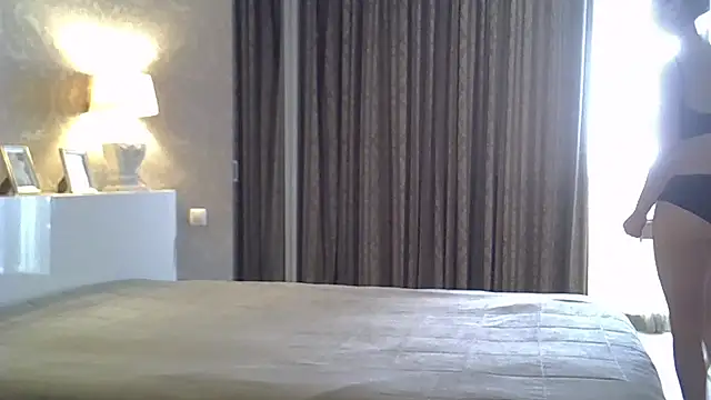 ZarinaSwift online show from 13, 10, 2025