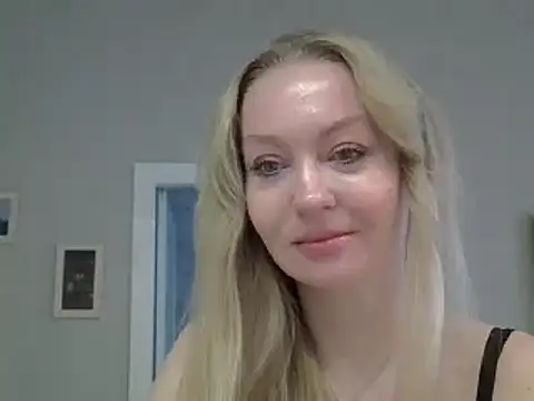 ZarinaSwift online show from 4, 2, 2025