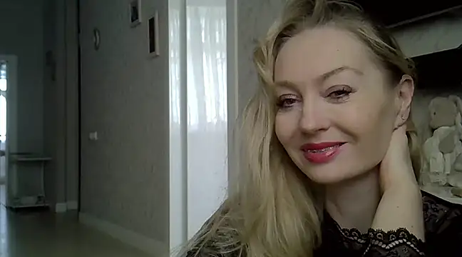 ZarinaSwift online show from 9, 3, 2025