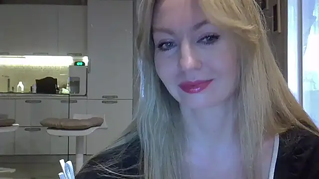 ZarinaSwift online show from 10, 2, 2025