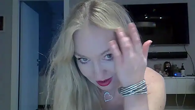 ZarinaSwift online show from 13, 1, 2025