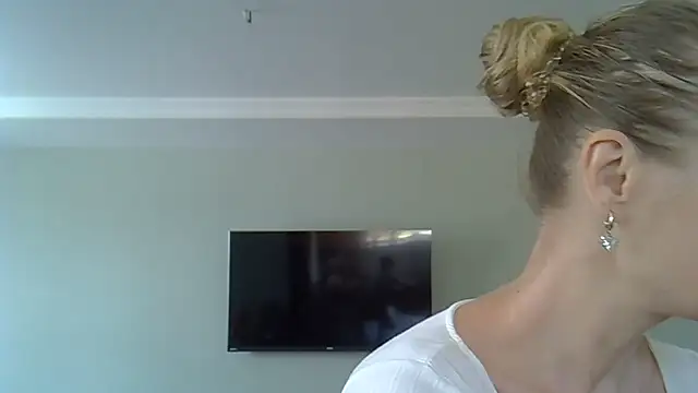 ZarinaSwift online show from 11, 7, 2026