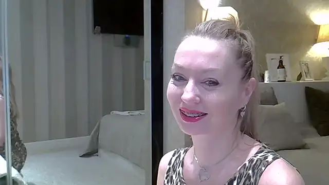 ZarinaSwift online show from 9, 1, 2025