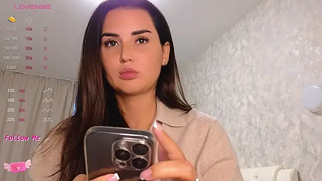 LaraSkinny online show from 16, 10, 2025