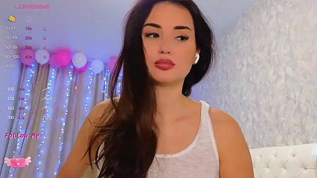 LaraSkinny online show from 19, 12, 2024