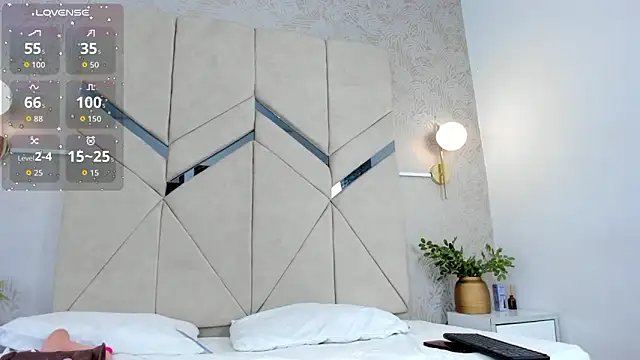 LiaVelez online show from 16, 10, 2025