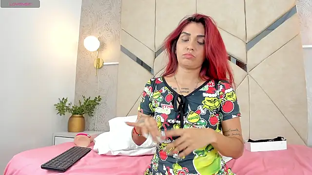 LiaVelez online show from 27, 11, 2025