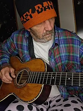 Hotbodyscottie online show from 2, 2, 2026