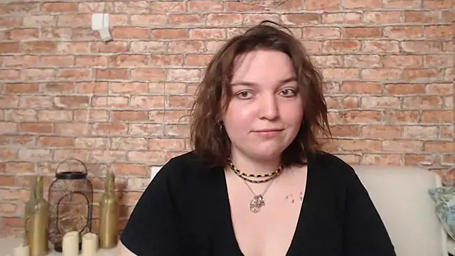 Amelia Kiss  online show from 20, 2, 2025