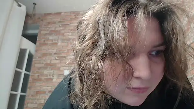 Amelia Kiss  online show from 22, 2, 2025